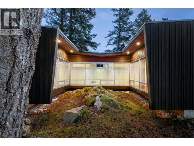 671 BOWEN VIEW Road | Gambier Island British Columbia | Slide Image Ten