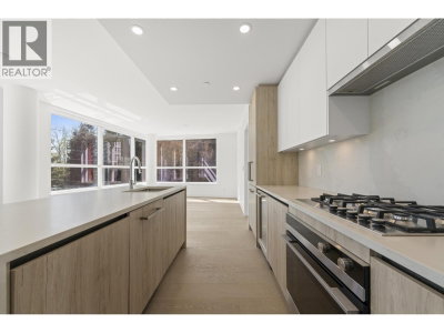 423 6TH Street | West Vancouver British Columbia | Slide Image Eight