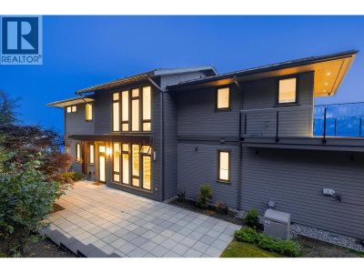 2948 BURFIELD Place | West Vancouver British Columbia | Slide Image Forty