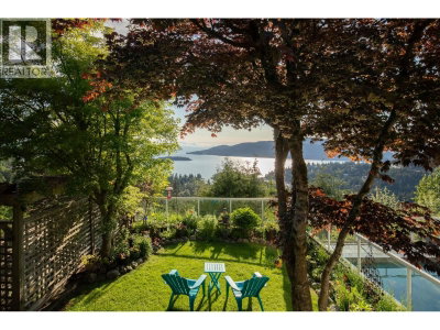 4729 WOODBURN Road | West Vancouver British Columbia | Slide Image Four