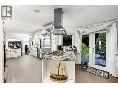 1391 CHARTWELL Drive | West Vancouver British Columbia | Slide Image Thirteen