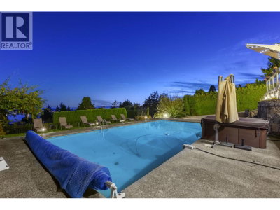 1391 CHARTWELL Drive | West Vancouver British Columbia | Slide Image Four