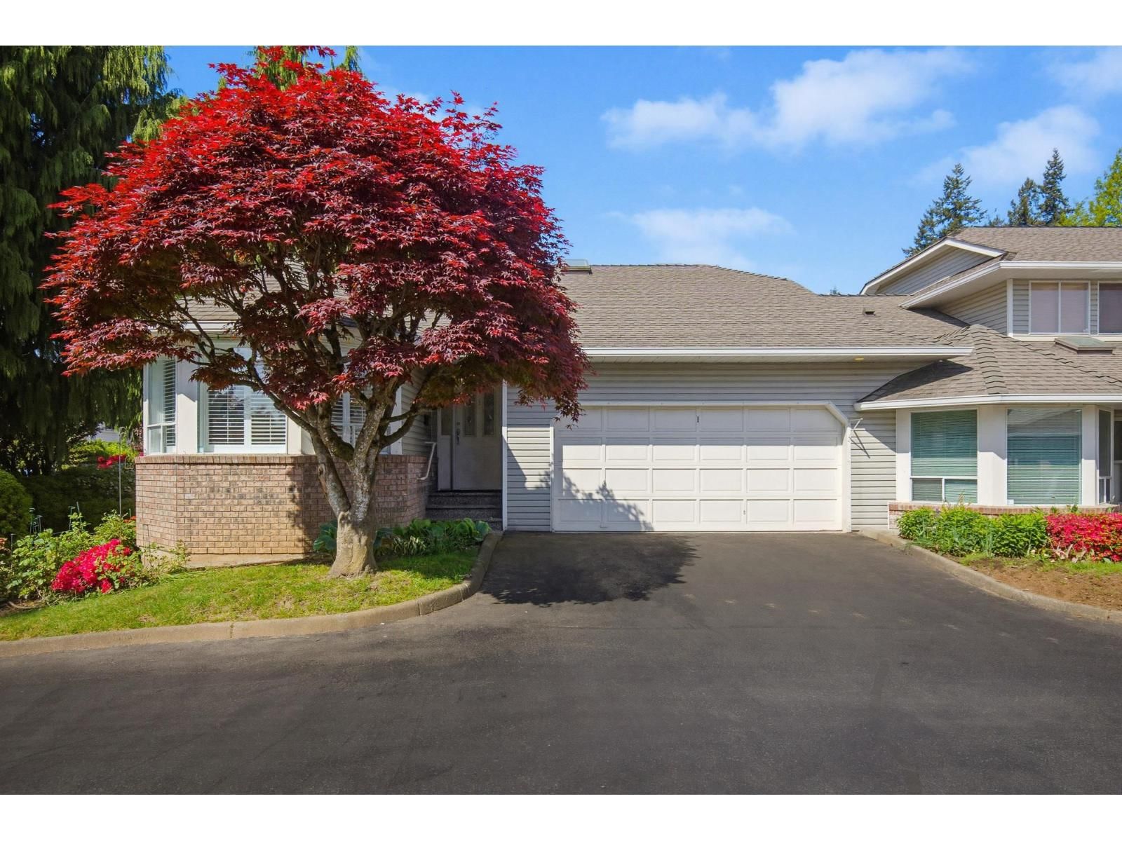 32615 MURRAY Avenue, Abbotsford, British Columbia V2T 4T8