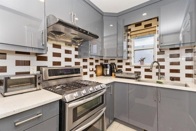2018 VINEWOOD Street | Abbotsford British Columbia | Slide Image Thirteen