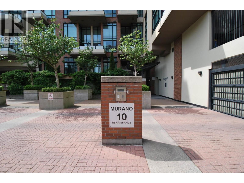 10 RENAISSANCE Square New Westminster British Columbia, V3M 7B1 - 1 Bedroom Condo For Sale