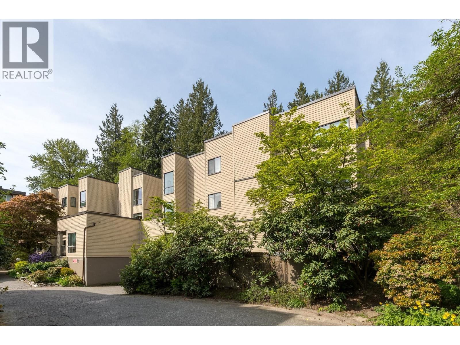 3275 MOUNTAIN Highway, North Vancouver, British Columbia V7K 2H4