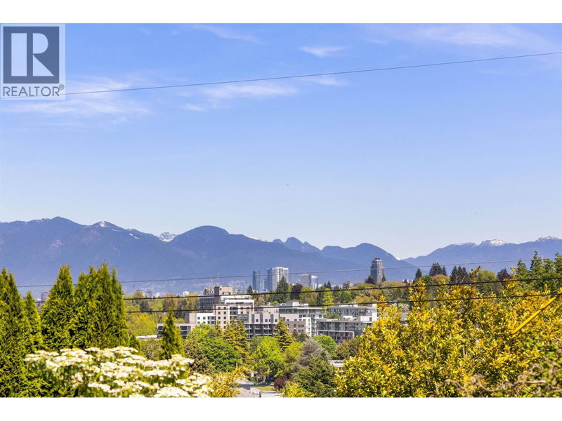 4888 NARVAEZ Drive, Vancouver, V6L2J2 | Image 2