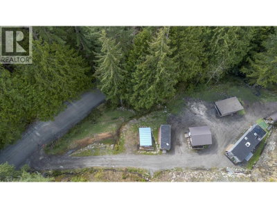 6061 GARIBALDI PARK Road | Squamish British Columbia | Slide Image Four