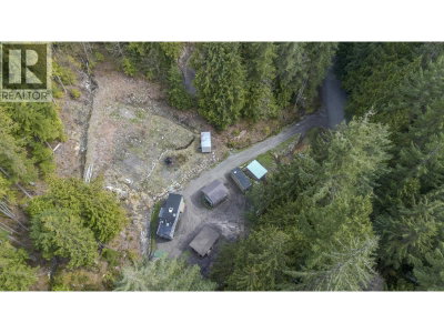 6061 GARIBALDI PARK Road | Squamish British Columbia | Slide Image Five
