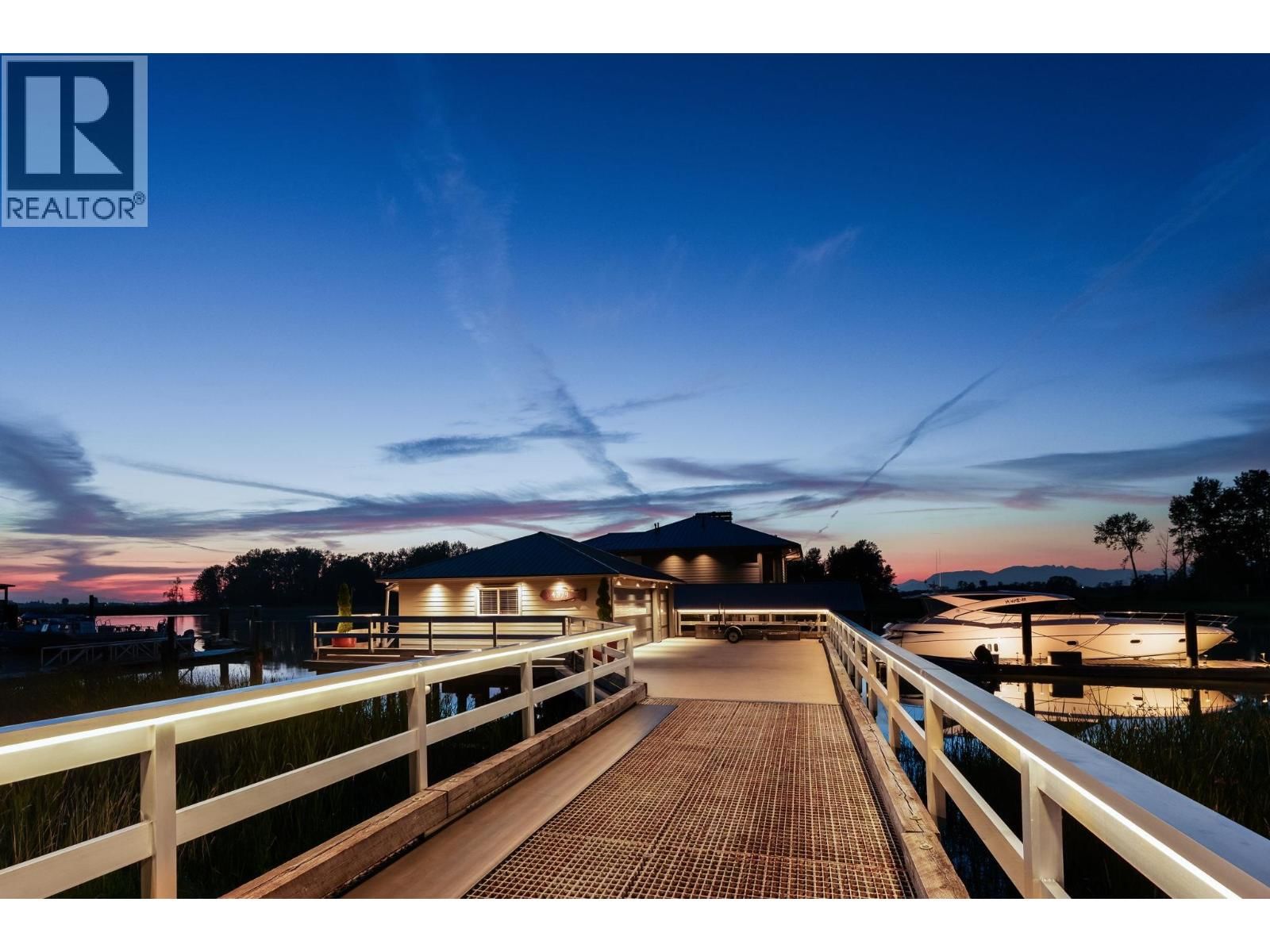 4379 RIVER Road, Delta, British Columbia V4K 1R9