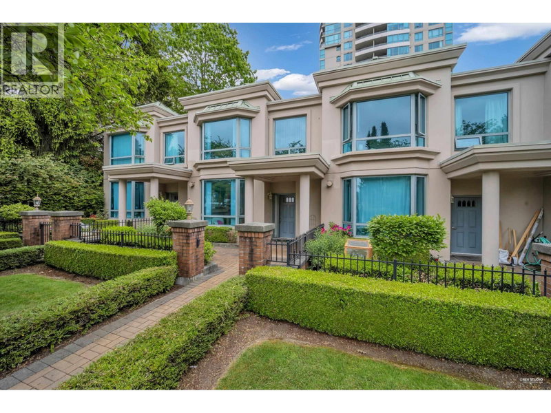2 - 6611 SOUTHOAKS Crescent, Burnaby, V5E4L5 | Image 2