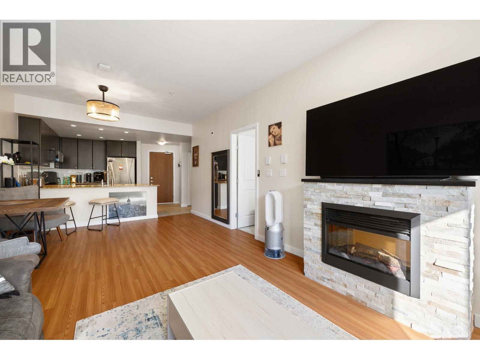 225 FRANCIS Way, New Westminster, British Columbia V3L 0G1