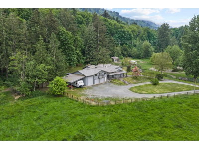 3146 TOWNE Road | Abbotsford British Columbia | Slide Image Three