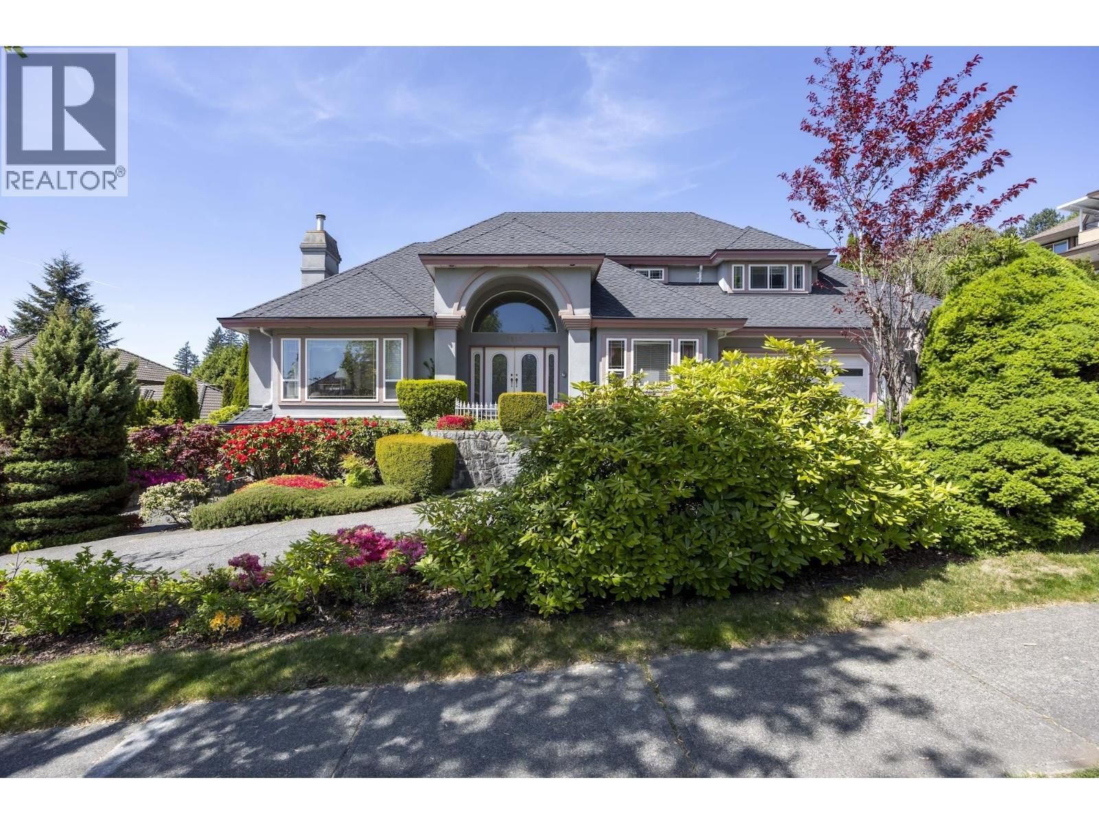 3022 PLATEAU Boulevard, Coquitlam, British Columbia V3E 2W7