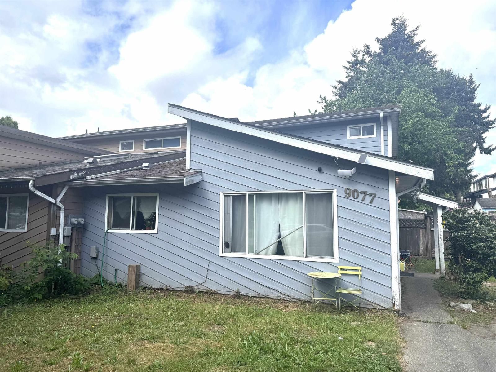 9077 135A Street, Surrey, British Columbia V3V 7C4