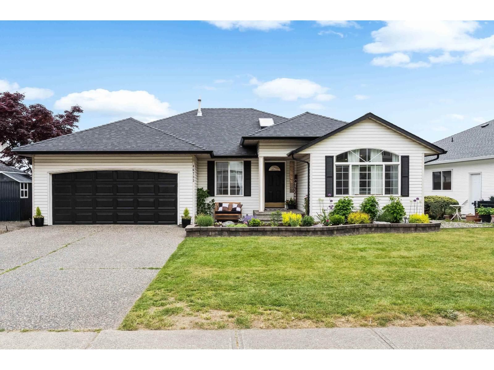 46733 SYLVAN Drive, Chilliwack, British Columbia V2R 4E9
