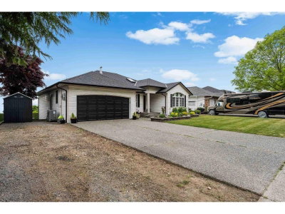 46733 SYLVAN Drive | Chilliwack British Columbia | Slide Image Forty