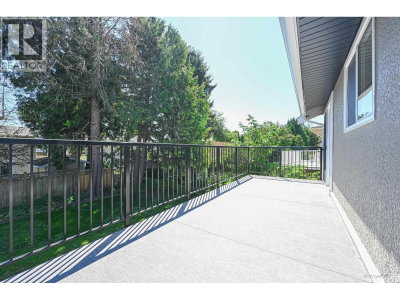 5546 MAPLE Crescent | Delta British Columbia | Slide Image Twelve
