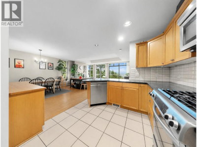 8725 SEASCAPE Drive | West Vancouver British Columbia | Slide Image Fourteen