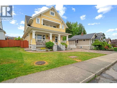 221 NINTH Avenue | New Westminster British Columbia | Slide Image Two