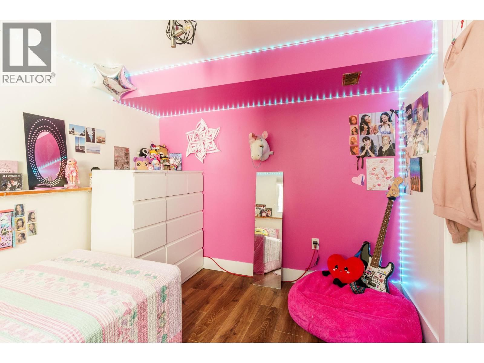 300 TENTH AVENUE Image 21