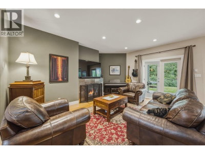1545 JUDD Road | Squamish British Columbia | Slide Image Ten