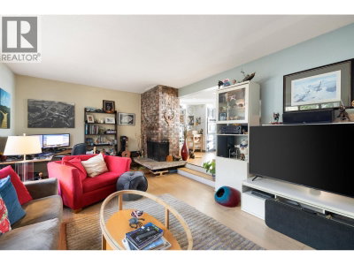 2346 WESTHILL Drive | West Vancouver British Columbia | Slide Image Fifteen