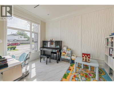 8511 SIERPINA Drive | Richmond British Columbia | Slide Image Nine