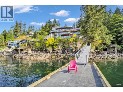 2136 LOCKEHAVEN Road | North Vancouver British Columbia | Slide Image Nine