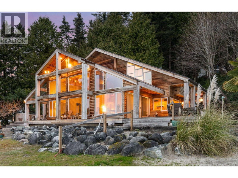 598 TSAWWASSEN BEACH Road Delta British Columbia, V4M 4C7 - 3 Bedrooms Waterfront Home For sale