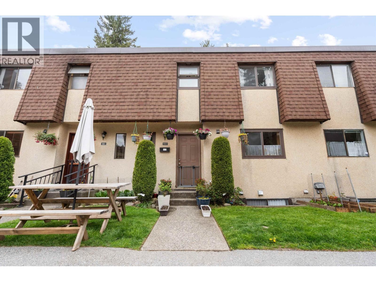 883 OLD LILLOOET Road, North Vancouver, British Columbia V7J 2H6