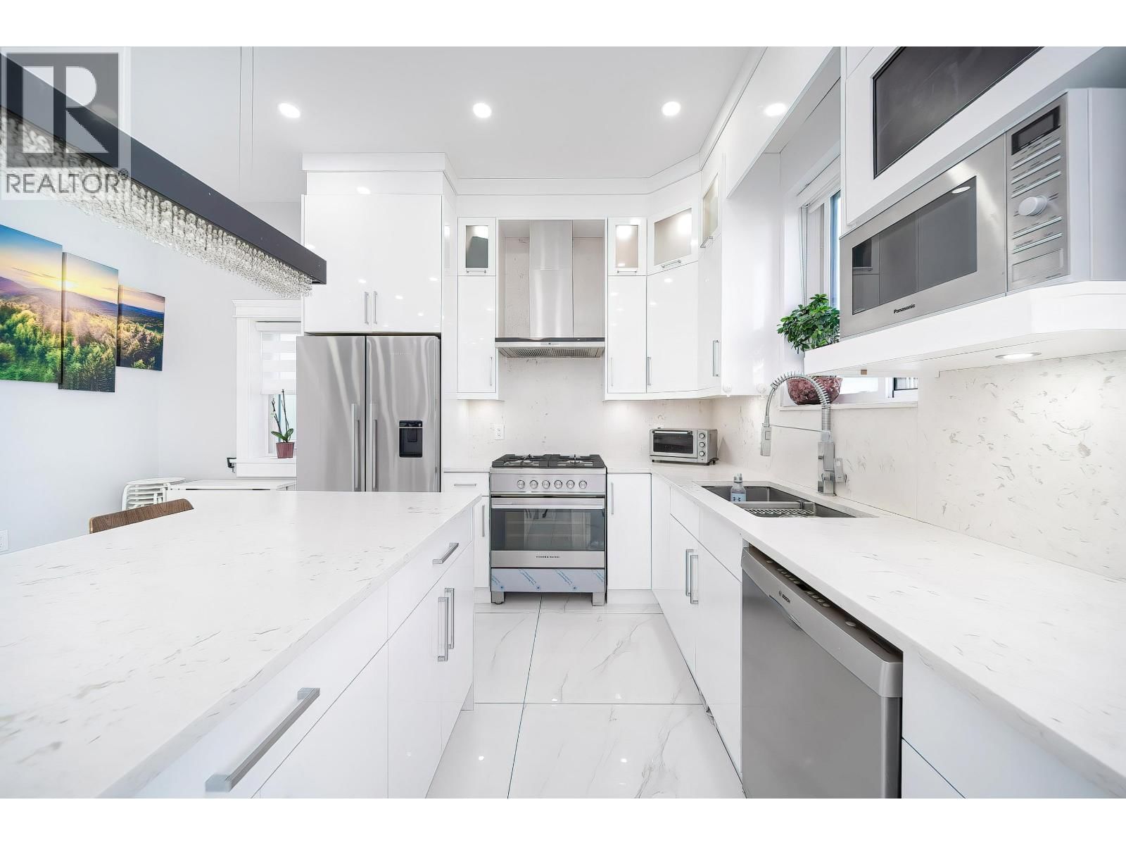 749 60TH AVENUE Image 7