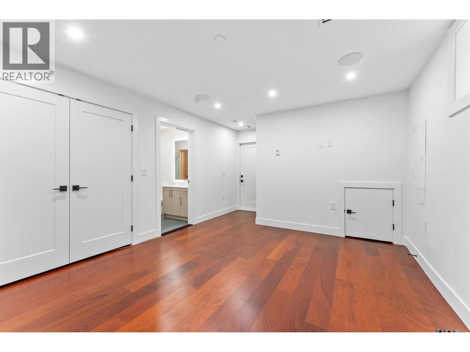 2719 46TH AVENUE Image 22