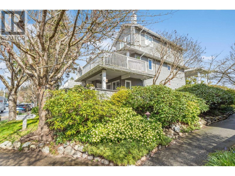 1518 BOWSER Avenue North Vancouver British Columbia, V7P 2Y3 - 3 Bedrooms Condo For Sale