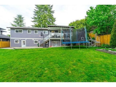18120 58A Avenue | Surrey British Columbia | Slide Image Twenty-two