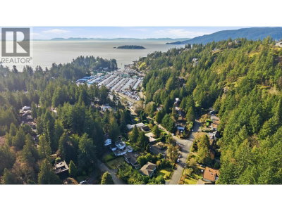 5757 CRANLEY Drive | West Vancouver British Columbia | Slide Image Eight