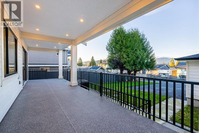 897 COTTONWOOD Avenue | Coquitlam British Columbia | Slide Image Twelve