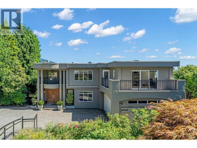 574 ST. ANDREWS Place | West Vancouver British Columbia | Slide Image One