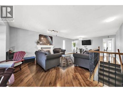 12288 233 Street | Maple Ridge British Columbia | Slide Image Five
