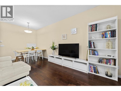 621 LANGSIDE Avenue | Coquitlam British Columbia | Slide Image Ten