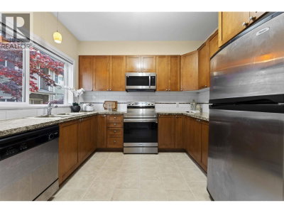 621 LANGSIDE Avenue | Coquitlam British Columbia | Slide Image Three