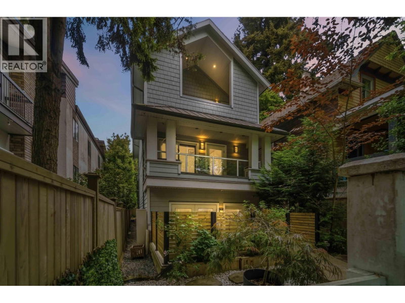 1533 5TH Avenue Vancouver British Columbia, V5N 1L6 - 3 Bedrooms Condo For Sale