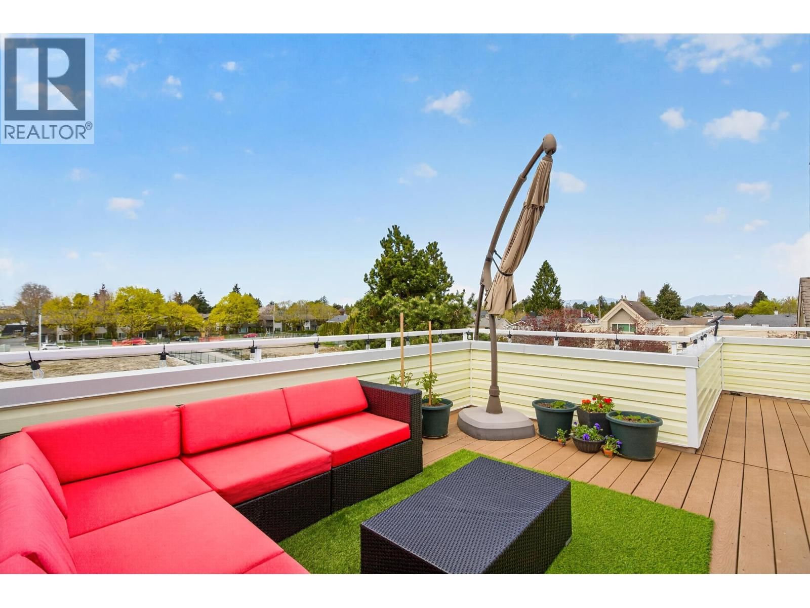 5661 LADNER TRUNK Road, Delta, British Columbia V4K 1X3
