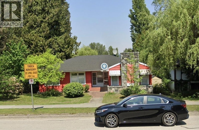 2214 ST JOHNS Street Port Moody British Columbia, V3H 2A7 - 4 Bedrooms Home For Sale