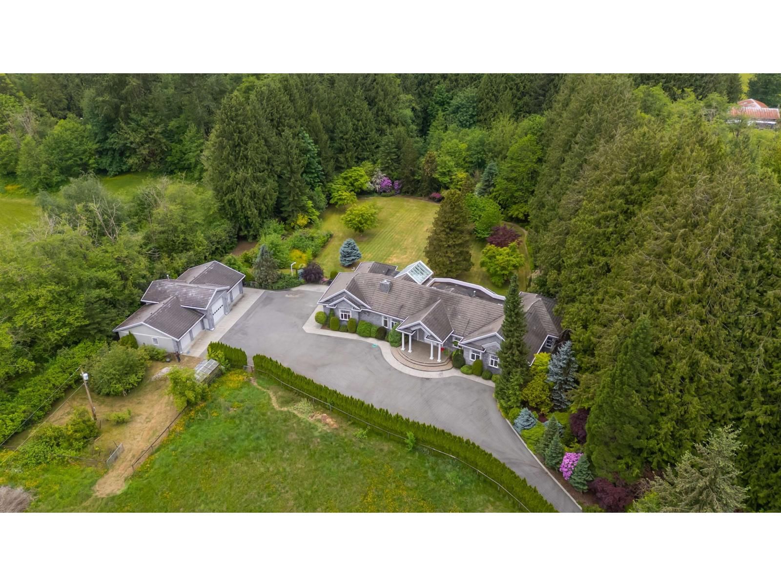 3339 236 Street, Langley, British Columbia V2Z 2H9