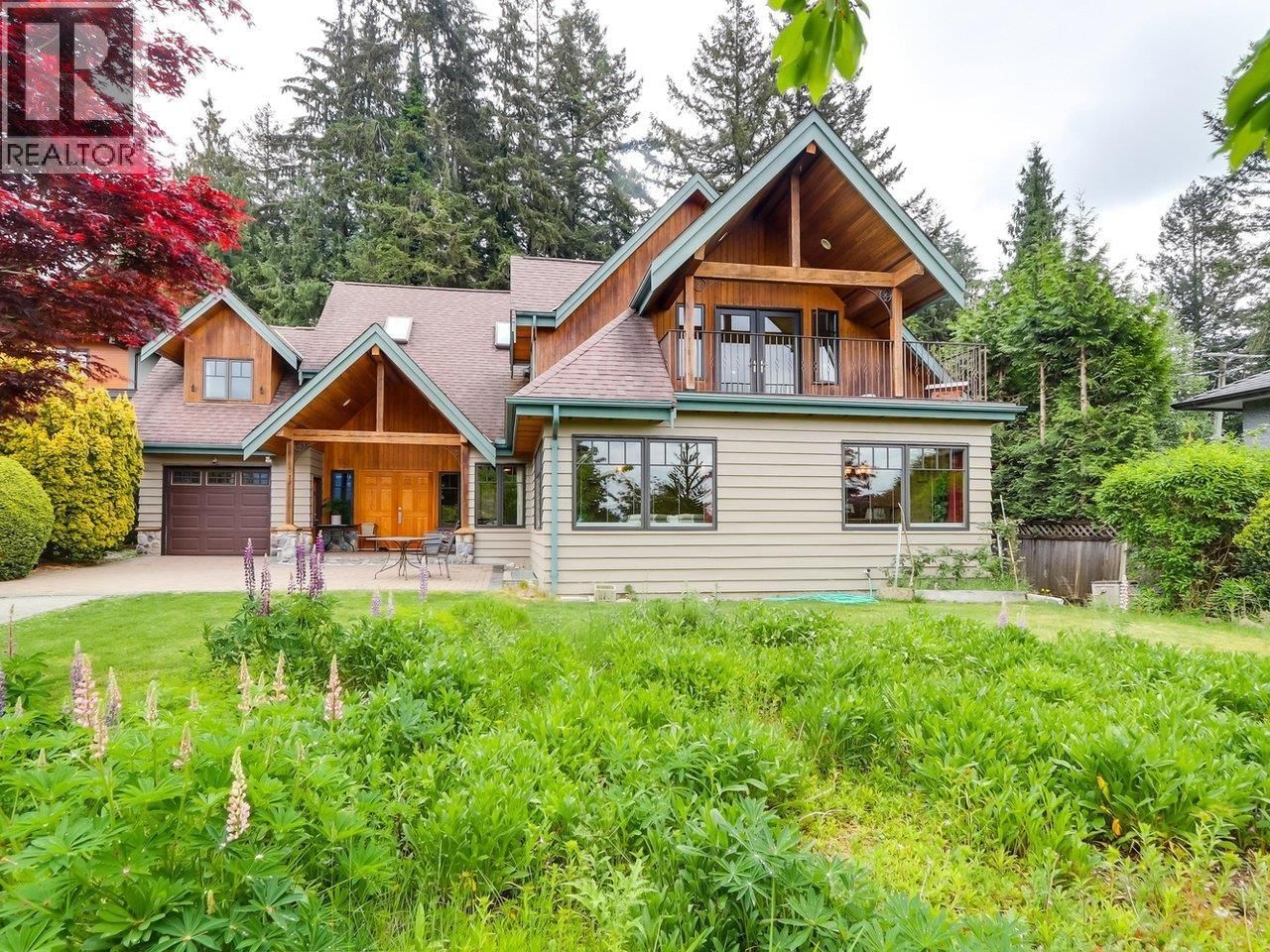 4072 SKYLINE Drive, North Vancouver, British Columbia V7R 3G7