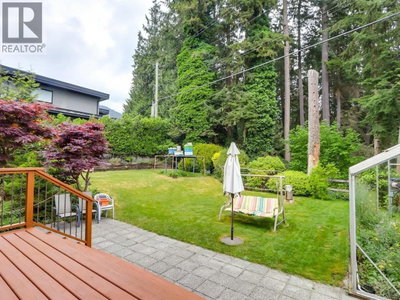 4072 SKYLINE Drive | North Vancouver British Columbia | Slide Image Sixteen