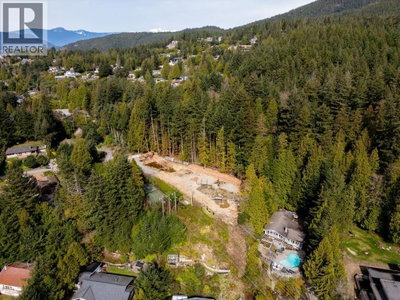 4412 WOODPARK Road | West Vancouver British Columbia | Slide Image Thirteen