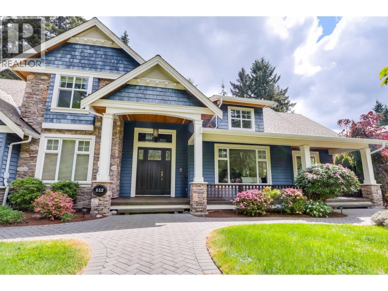 352 ST. JAMES Crescent West Vancouver British Columbia, V7S 1J8 - 7 Bedrooms Home For Sale