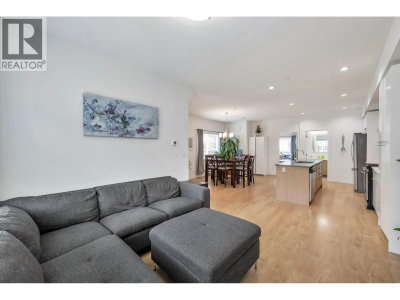 22810 113 Avenue | Maple Ridge British Columbia | Slide Image Five